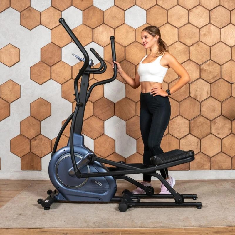 Эллиптический тренажер домашний CARBON FITNESS E70 купить в Туле в магазине тренажеров